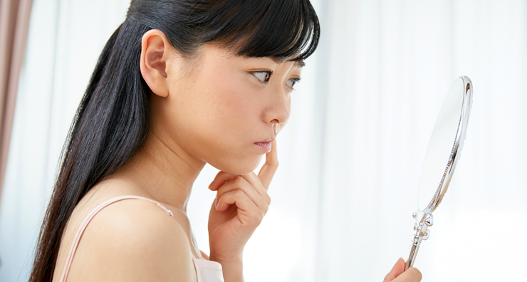 Dear LovelySkin: Is there a safe way to pop my pimples?